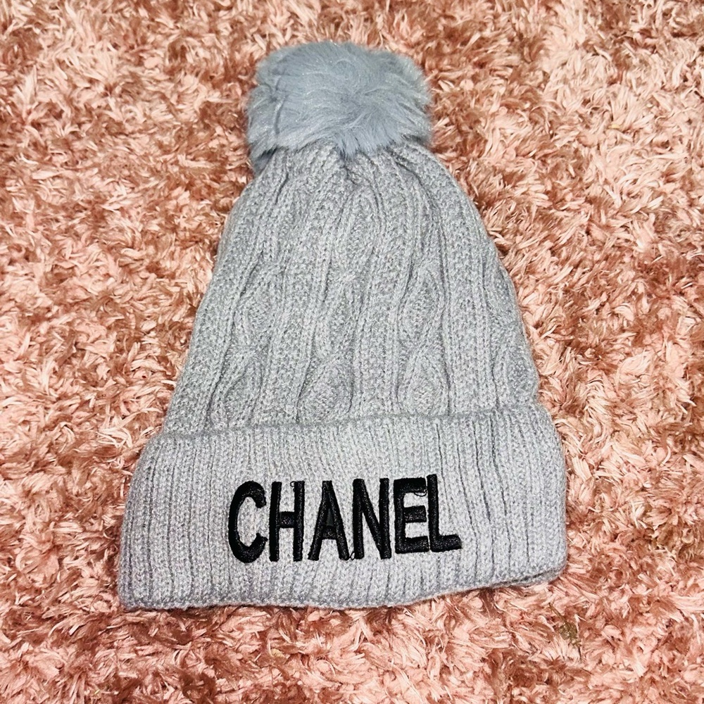NWOT Gray Cable Knit Beanie